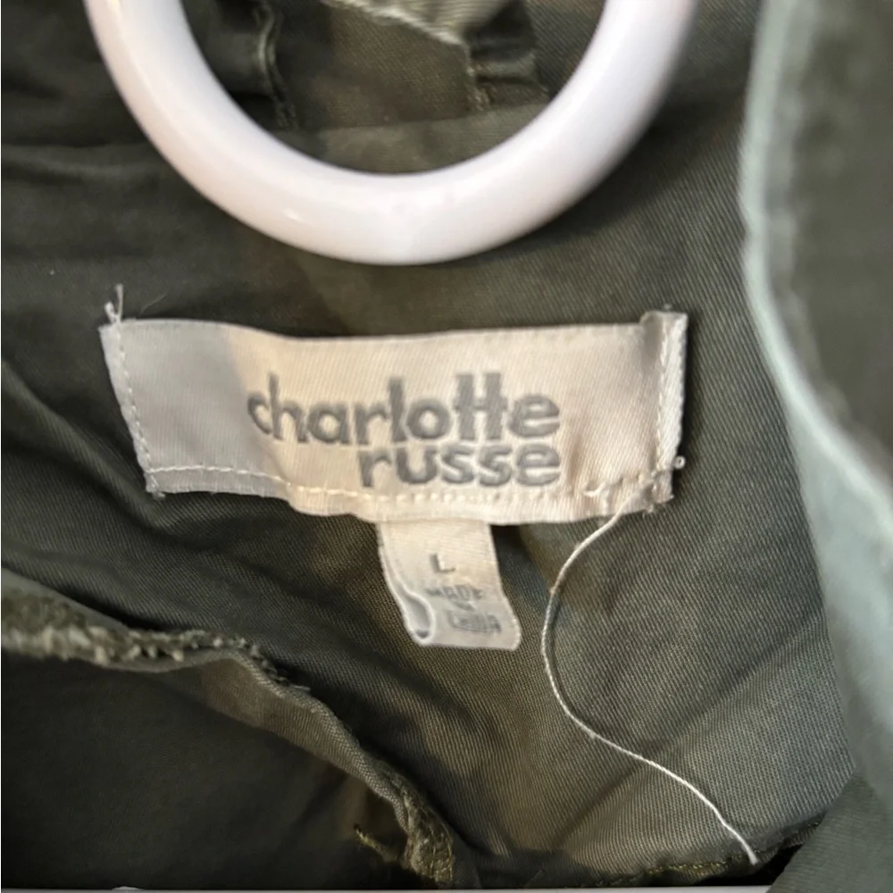 CHARLOTTE RUSSE women's army green jacket‎ Full zip w/snaps Large Raw Hem